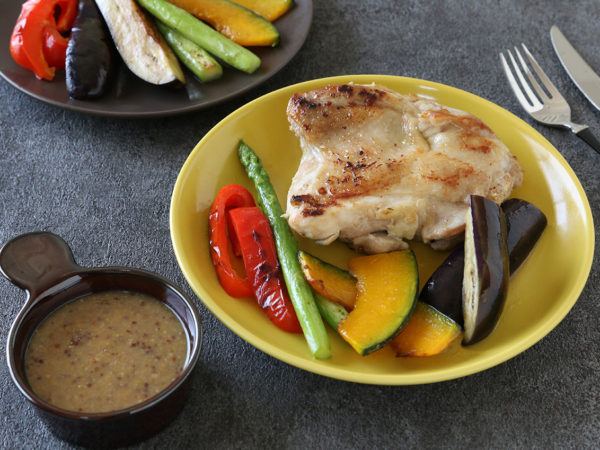 チキンと彩野菜のグリルハニージンジャーマスタードソースのイメージ